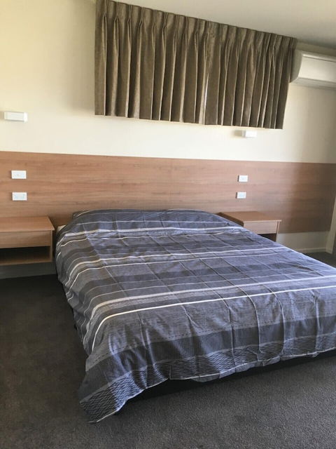 Rainbow Motel - Accommodation QLD 3