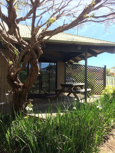 Lighthouse Beach Holiday Village - Accommodation QLD 4