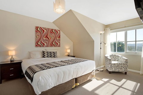 The Beach Retreat Eden - Accommodation QLD 4