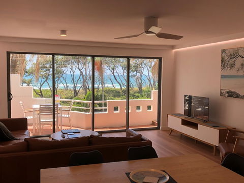 Camargue Beachfront Apartments - Accommodation QLD 3