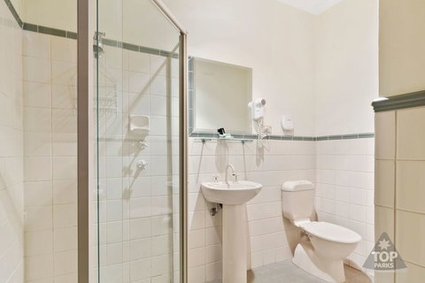 Levi Adelaide Holiday Park - Accommodation QLD 2