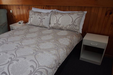 Majestic Motel - Accommodation QLD 6