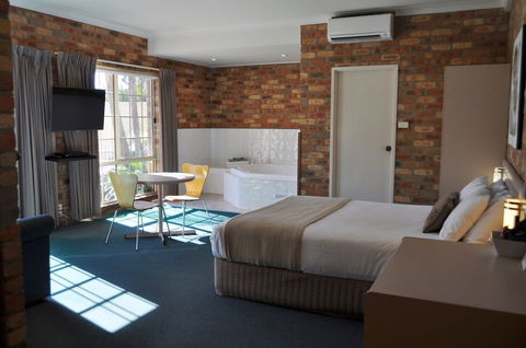 Mollymook Surfbeach Motel And Apartments - Accommodation QLD 5