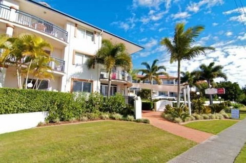 Blue Water Bay Luxury Villas - Accommodation QLD 2