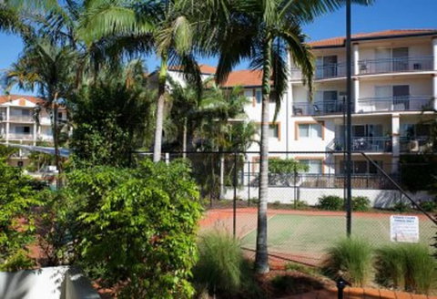 Blue Water Bay Luxury Villas - Accommodation QLD 1