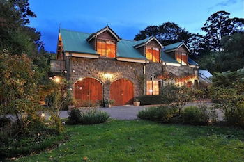 Mary Card's Coach House - Accommodation QLD 0