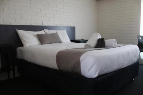 Amaroo Motel - Accommodation QLD 6