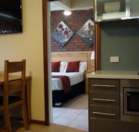 Glenelg Gateway Apartments - Accommodation QLD