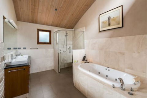 Aiyana Retreat - Accommodation QLD 0