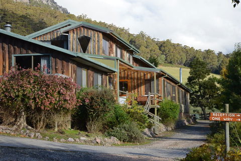 Silver Ridge Retreat - Accommodation QLD 1