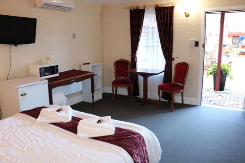Settlers House York - Accommodation QLD 2
