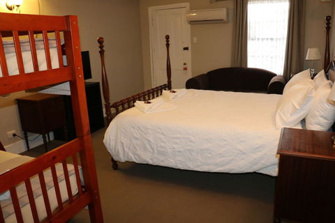 Settlers House York - Accommodation QLD 4