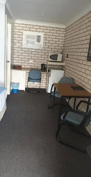 Alfa Motel - Accommodation QLD 6