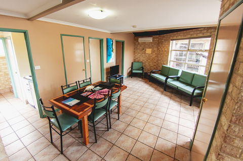 Yot Spot Apartments - Accommodation QLD 4