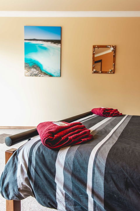 Yot Spot Apartments - Accommodation QLD 6