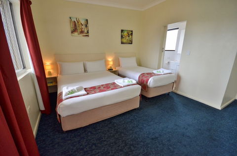 International Lodge - Accommodation QLD 5