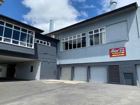 The Menai Hotel Motel - Accommodation QLD 0