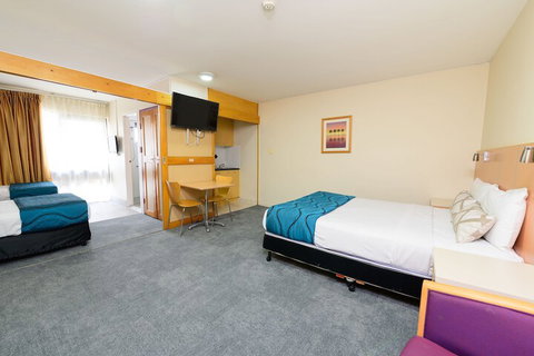 Airolodge International - Accommodation QLD 6