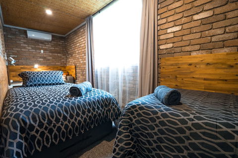 Farnham Court - Accommodation QLD 4