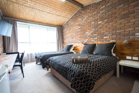 Farnham Court - Accommodation QLD 3