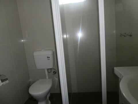 Golden Hills Motel - Accommodation QLD 1