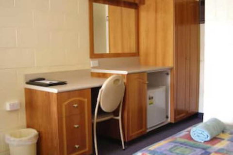 All Seasons Motor Lodge - Accommodation QLD 6