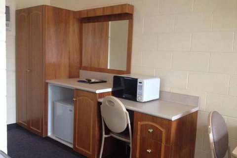 All Seasons Motor Lodge - Accommodation QLD 3