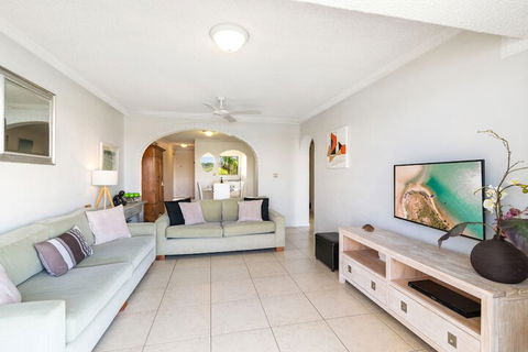 Aqua Linea - Accommodation QLD 5