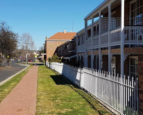 Golden Age Motor Inn Queanbeyan - Accommodation QLD 1