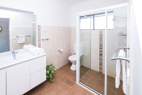 Mollymook Seascape Motel & Apartments - Accommodation QLD 5