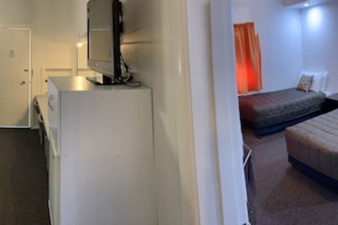 Orana Windmill Motel - Accommodation QLD 5