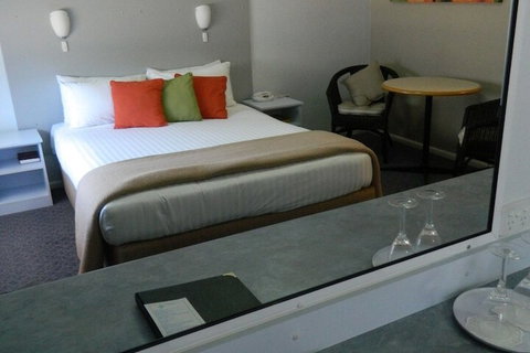 Orana Windmill Motel - Accommodation QLD 7