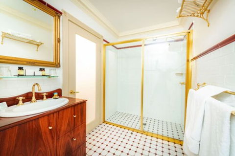 Cobb & Co Court Boutique Hotel - Accommodation QLD 6