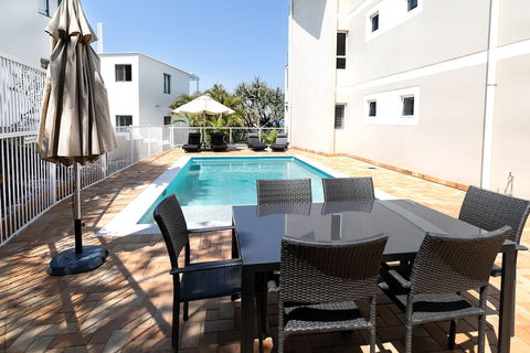 Aqua Promenade Beachfront Apartments - Accommodation QLD 2
