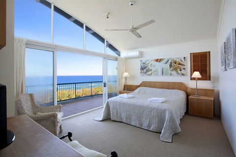 Aqua Promenade Beachfront Apartments - Accommodation QLD 6