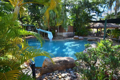 Raintrees On Moffat Beach - Accommodation QLD 3