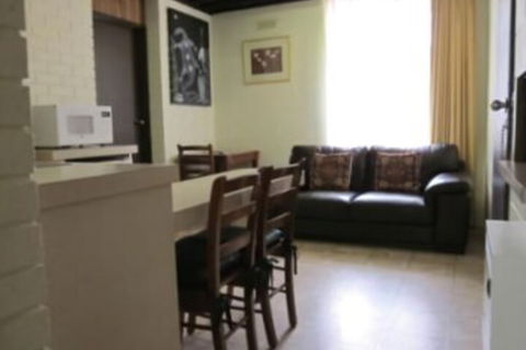 Lakes Waterfront Motel & Holiday Cottages - Accommodation QLD 4