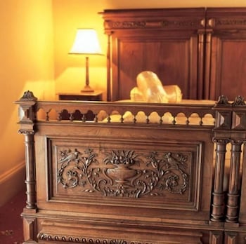 Rose & Crown Hotel - Accommodation QLD 6