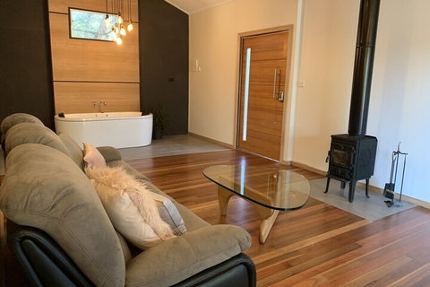 The Rocks Apartments - Accommodation QLD 3