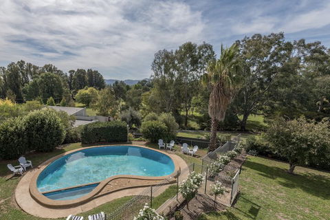 Harriet House Tumut - Accommodation QLD 2