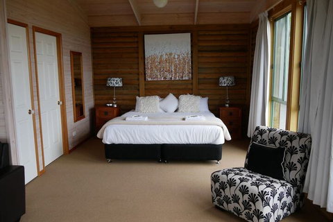 Shearwater Cottages - Accommodation QLD 6
