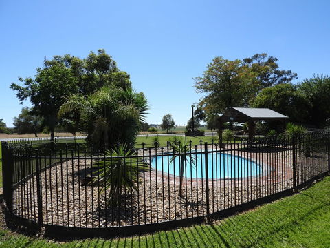 Australian Homestead - Accommodation QLD 1