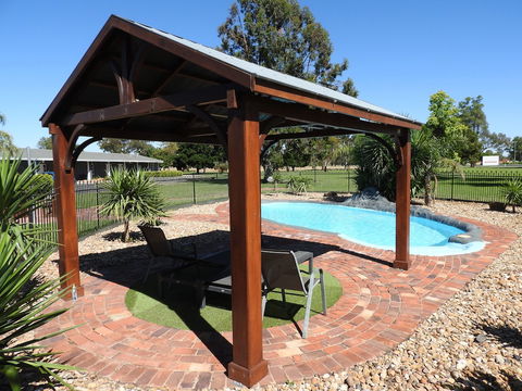 Australian Homestead - Accommodation QLD 2