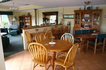 The Grandhouse York - Accommodation QLD 2