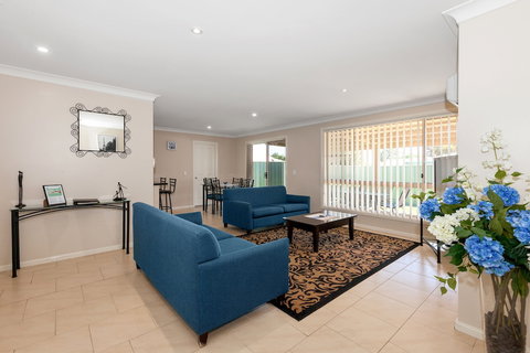 Colonial Court Villas - Accommodation QLD 5