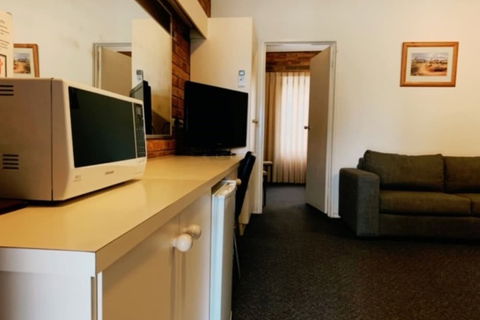 Sugarloaf Motel - Accommodation QLD 2