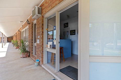 Sugarloaf Motel - Accommodation QLD 1