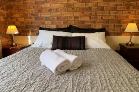 Sugarloaf Motel - Accommodation QLD 7