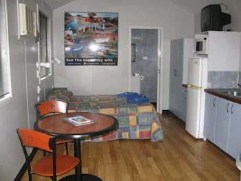 Ivanhoe Village Caravan Resort - Accommodation QLD 5