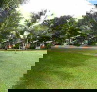Ivanhoe Village Caravan Resort - Accommodation QLD
